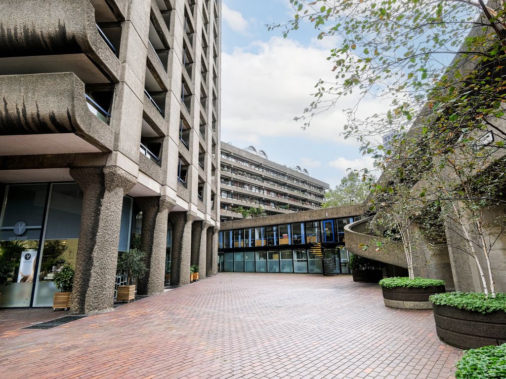 1 bed flat for sale in Barbican, London EC2Y, £799,950