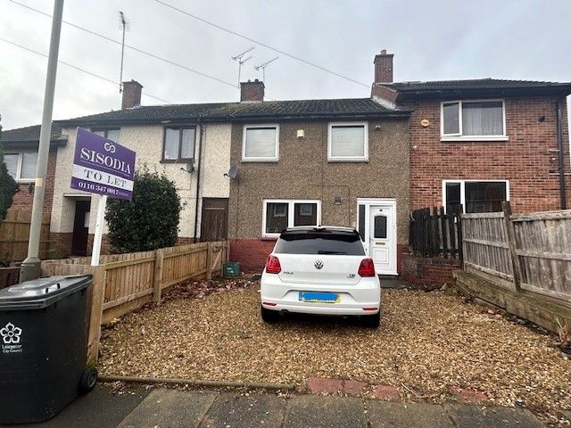 3 bed terraced house to rent in Beaumont Leys Close, Leicester LE4, £1,000 pcm