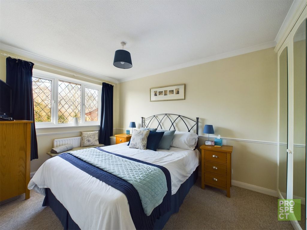 3 bed semi-detached house for sale in Ormathwaites Corner, Warfield, Bracknell, Berkshire RG42, £480,000