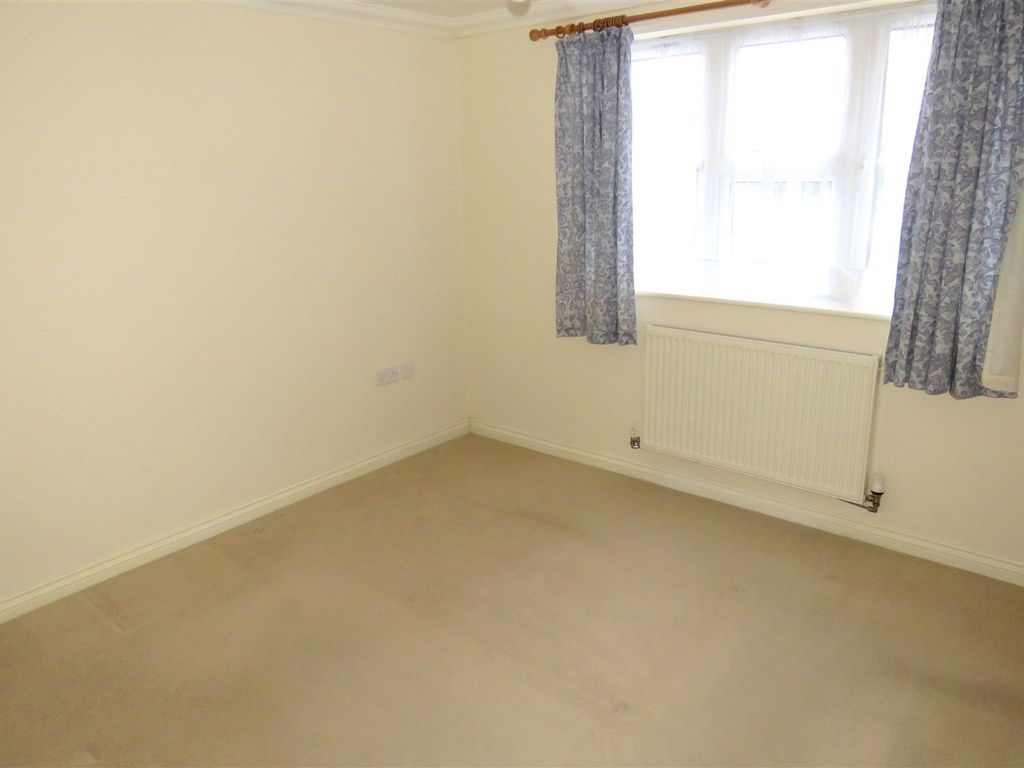 Detached house to rent in Whitefield Road, New Milton BH25, £895 pcm