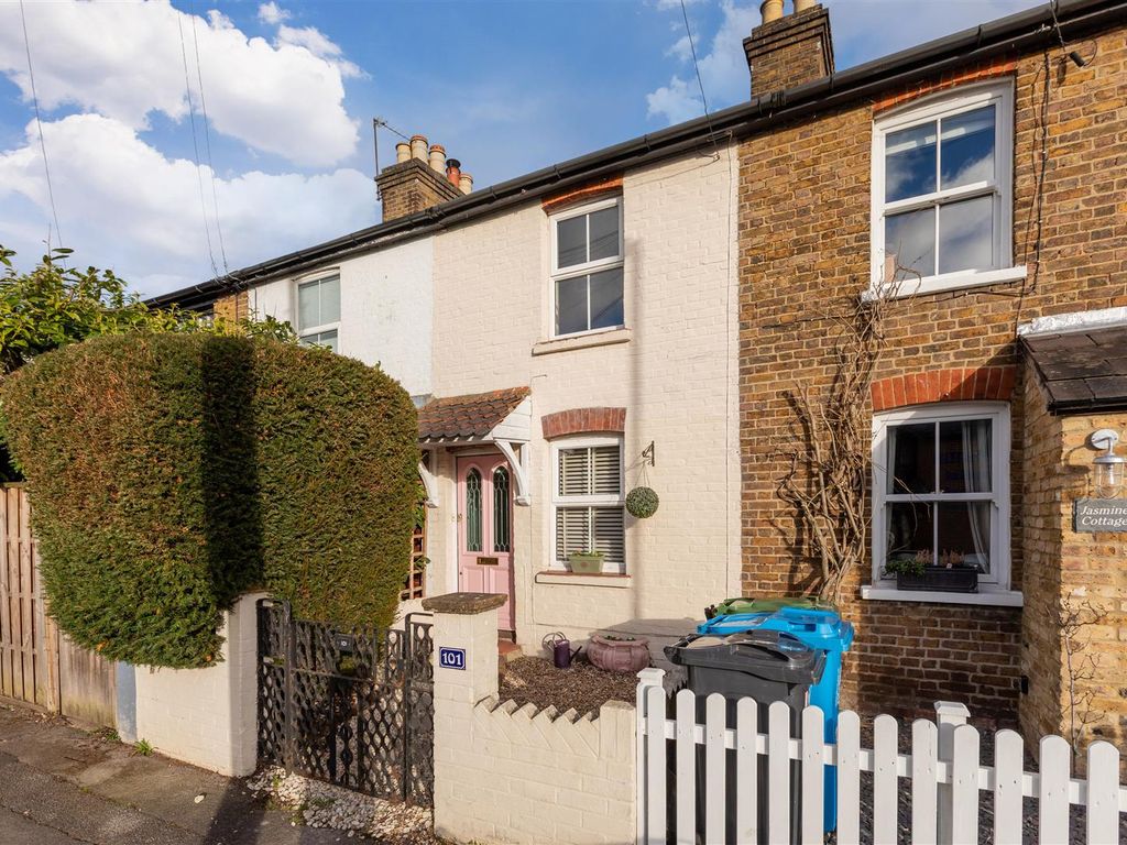 2 bed terraced house for sale in Westborough Road, Maidenhead SL6, £389,950