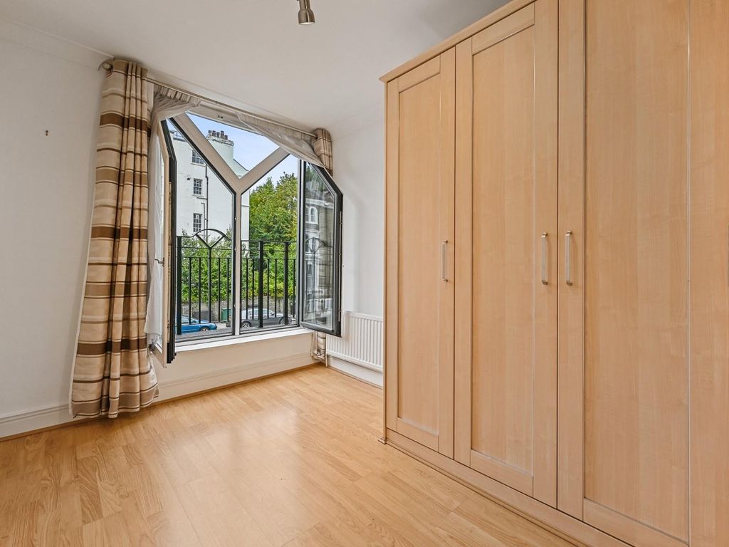 3 bed flat for sale in Abercorn Place, London NW8, £949,950