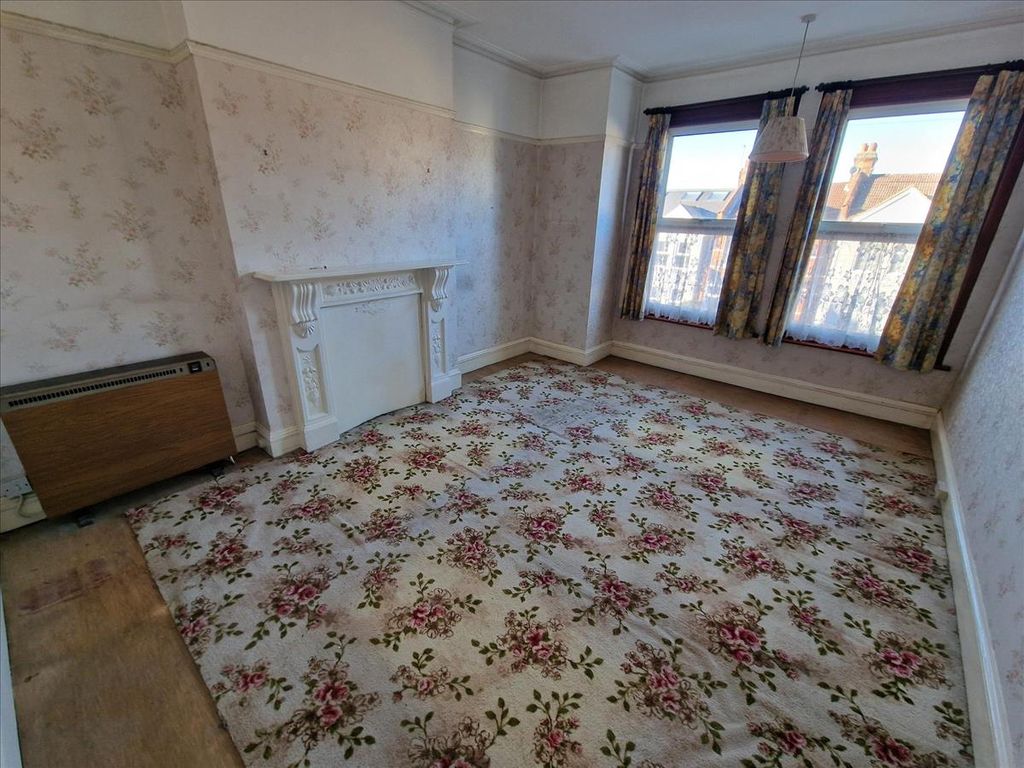 3 bed terraced house for sale in Ardoch Road, London SE6, £549,995