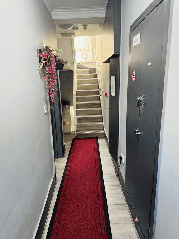 1 bed flat to rent in Swinton Street, London WC1X, £2,000 pcm
