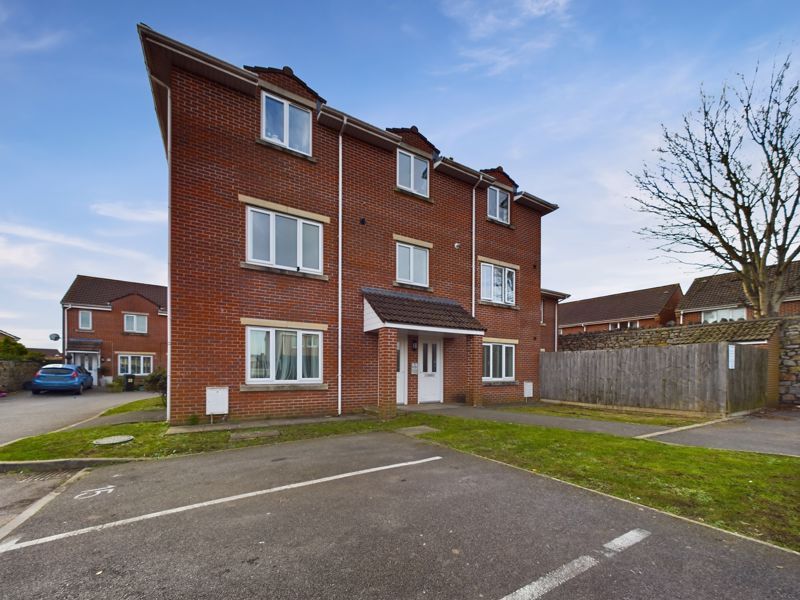 2 bed flat for sale in Holts Way, Weston-Super-Mare BS23, £150,000