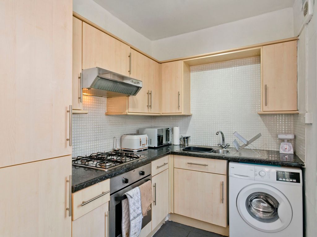 2 bed property for sale in 60 Crewe Place, Crewe, Edinburgh EH5, £160,000