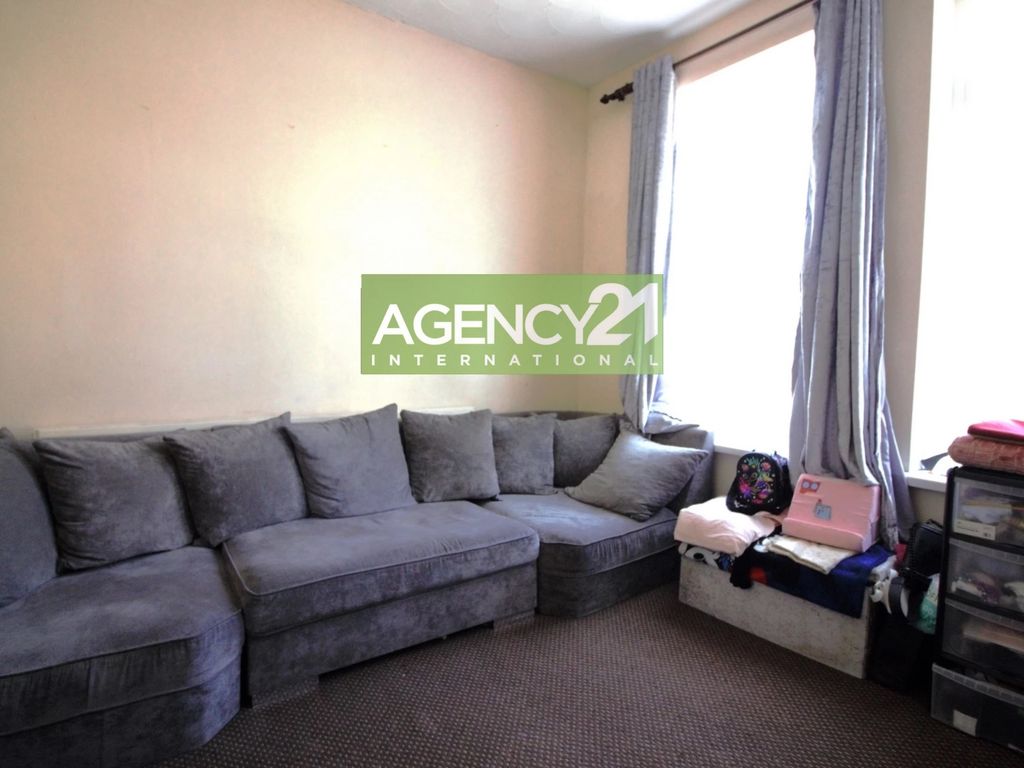 1 bed flat for sale in Palmerston Road, Forest Gate E7, £240,000