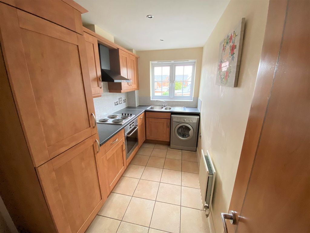 2 bed flat for sale in Firbank, Bamber Bridge PR5, £110,000