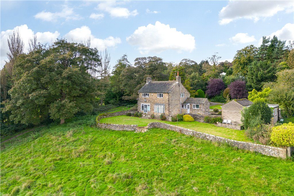 3 bed detached house for sale in Hill Foot Lane, Pannal, Harrogate HG3, £775,000