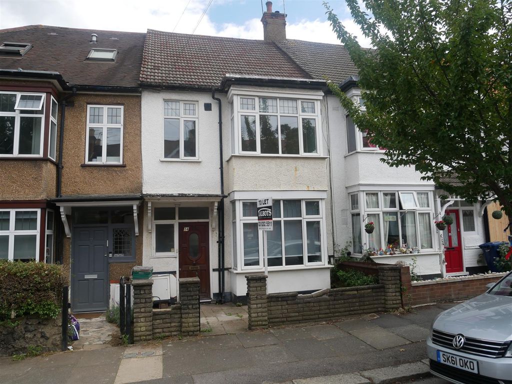 3 bed terraced house to rent in Albert Road, Hendon NW4, £2,201 pcm