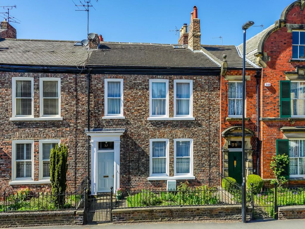 4 bed town house for sale in Burton Stone Lane, York YO30, £685,000