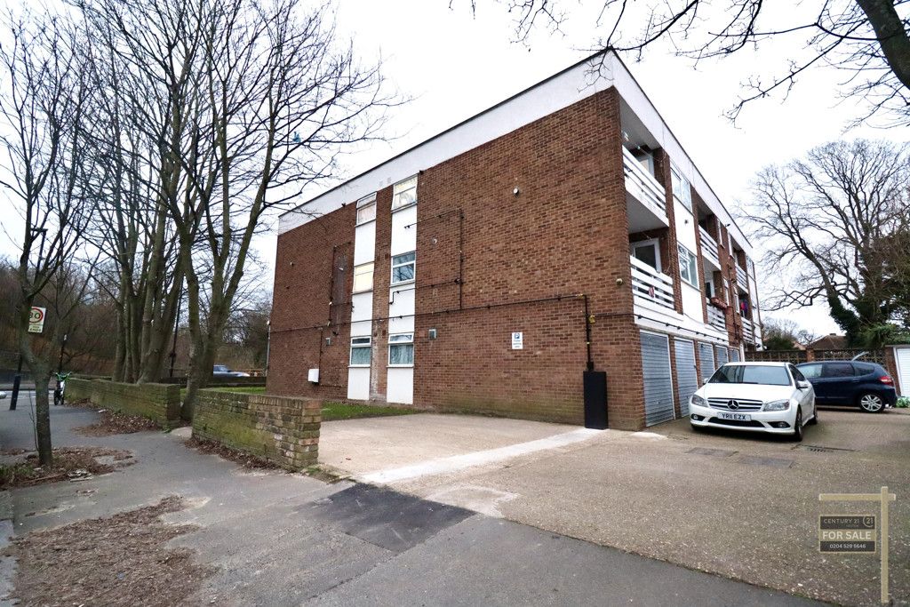 1 bed flat for sale in Heston Road, Heston, Hounslow TW5, £229,950