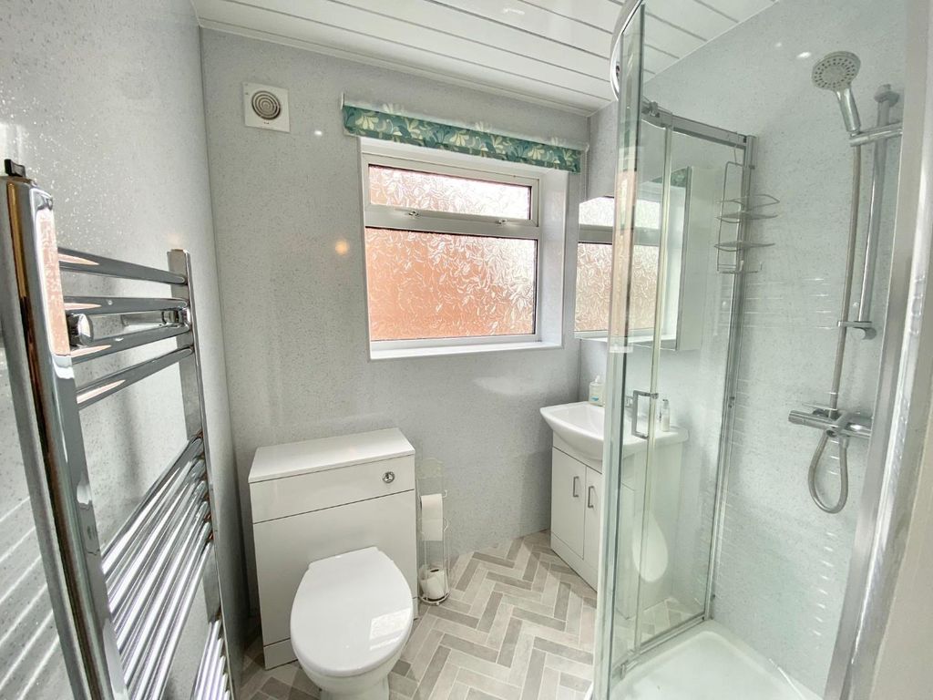 3 bed bungalow to rent in Linden Close, Huntington, York YO32, £1,200 pcm