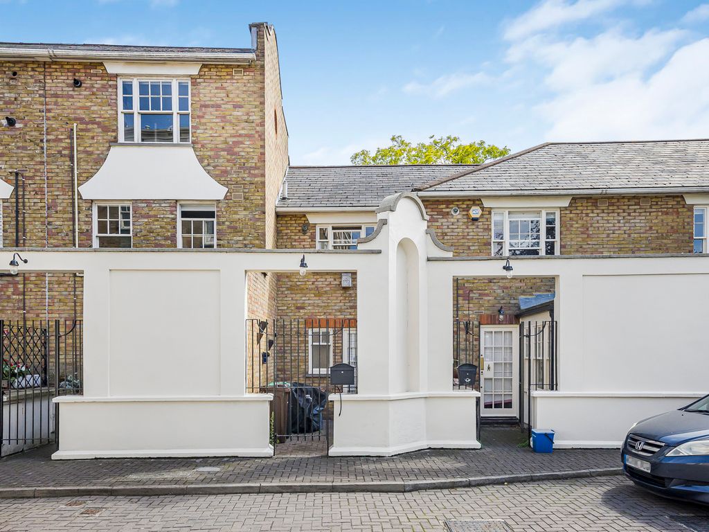 1 bed flat for sale in Urswick Road, London E9, £575,000