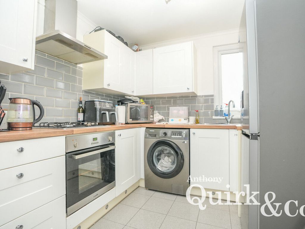 2 bed terraced house for sale in Parkstone Avenue, Benfleet SS7, £300,000