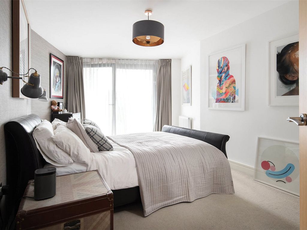1 bed flat for sale in Boleyn Road, Dalston, Hackney, London N16, £450,000