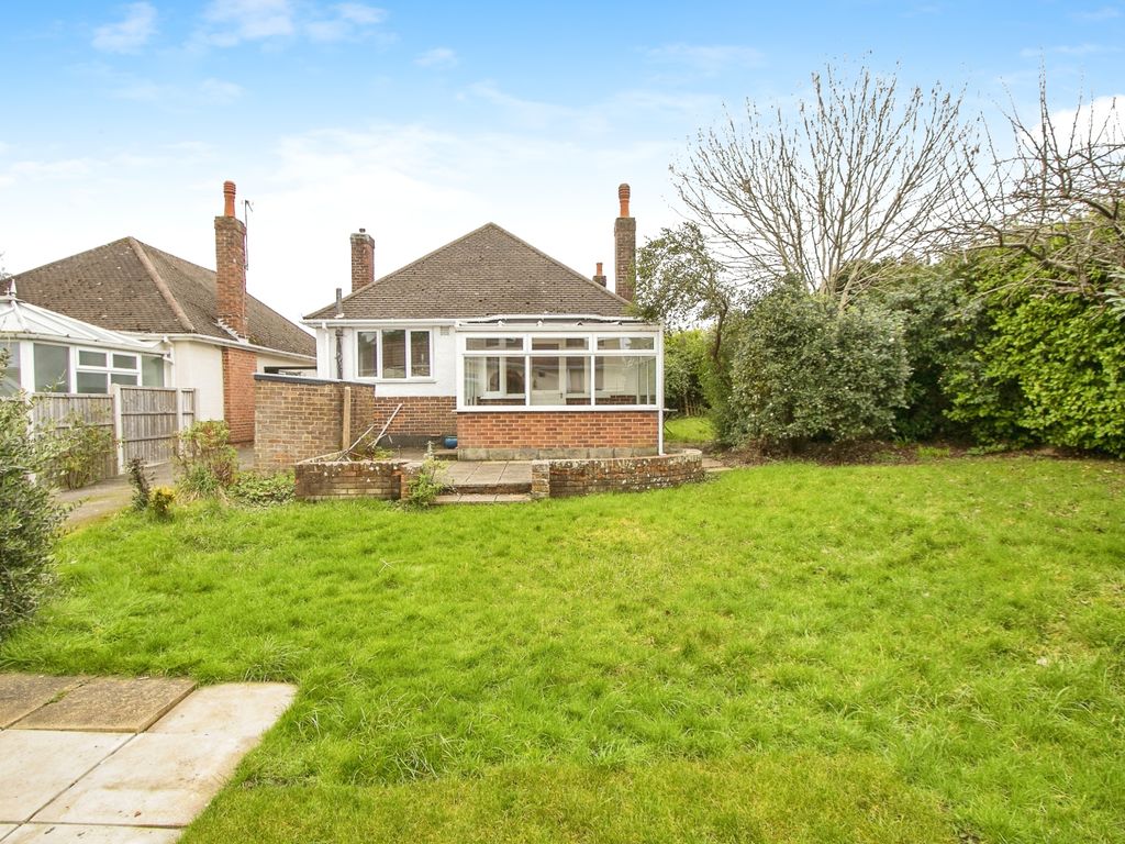 3 bed bungalow for sale in Glamis Avenue, Northbourne, Bournemouth, Dorset BH10, £375,000