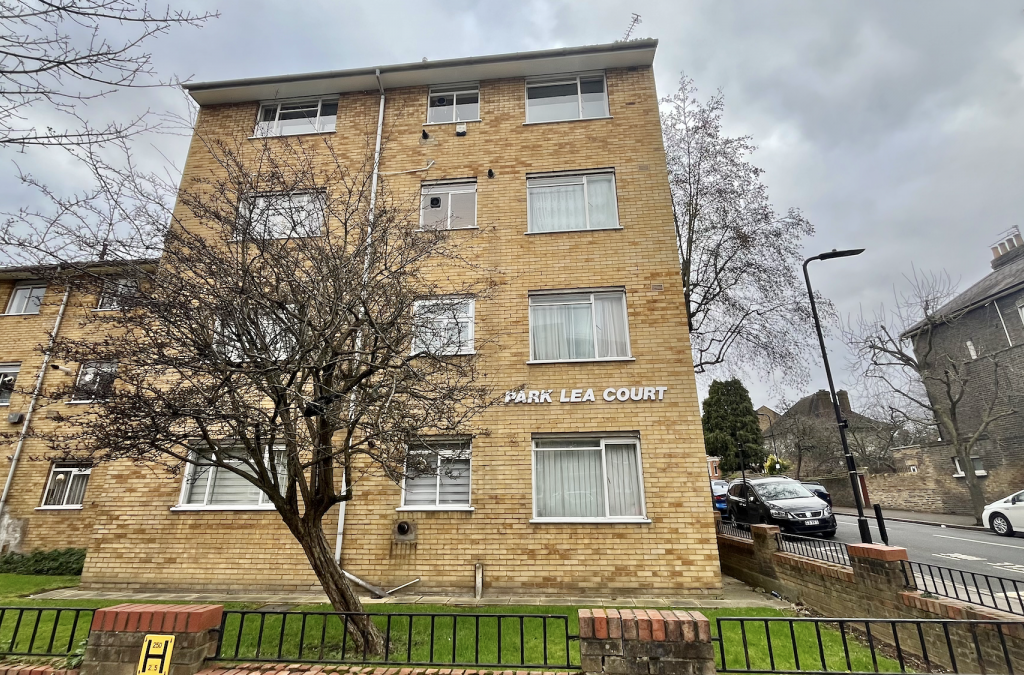 1 bed flat for sale in Park Lea Court, Durley Road, Stoke Newington, London N16, £424,995