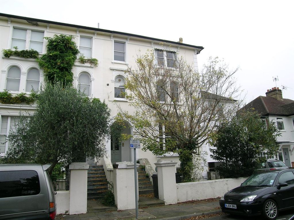 1 bed flat to rent in Cadogan Road, Surbiton KT6, £1,450 pcm
