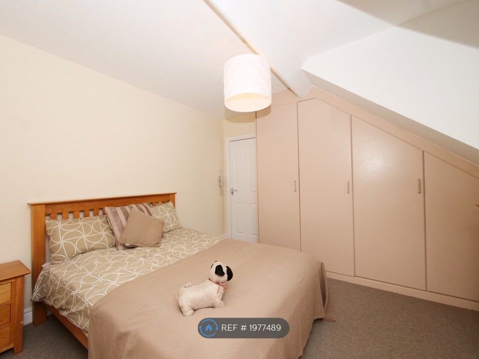 Room to rent in Nunthorpe Avenue, York YO23, £650 pcm