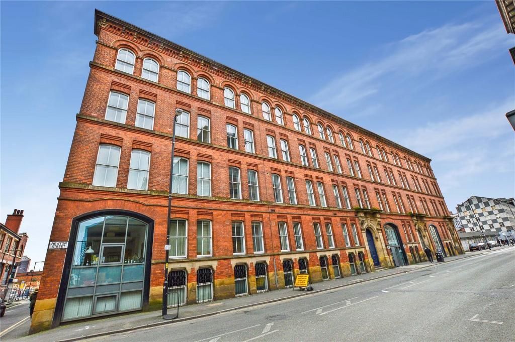 2 bed flat for sale in Newton Street, Manchester M1, £200,000