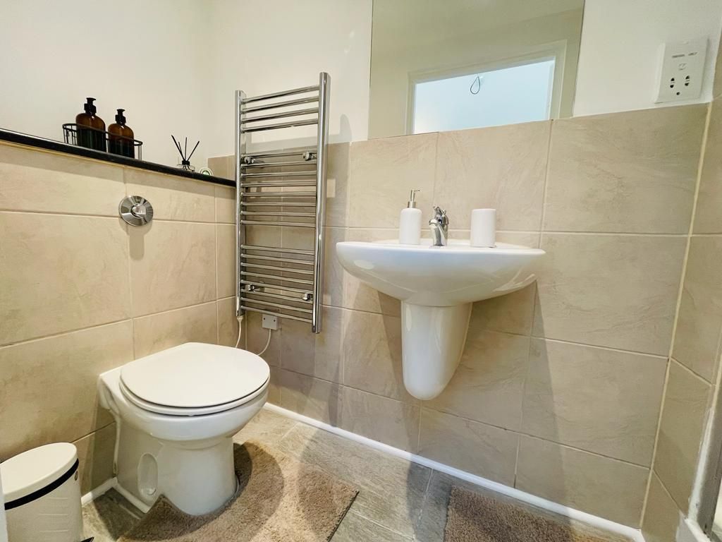 2 bed flat for sale in Newton Street, Manchester M1, £200,000