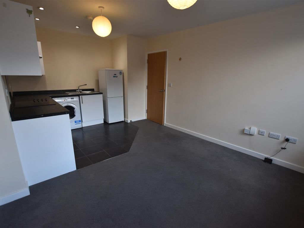 1 bed flat to rent in St. Georges Retail Park, St. Georges Way, Leicester LE1, £675 pcm