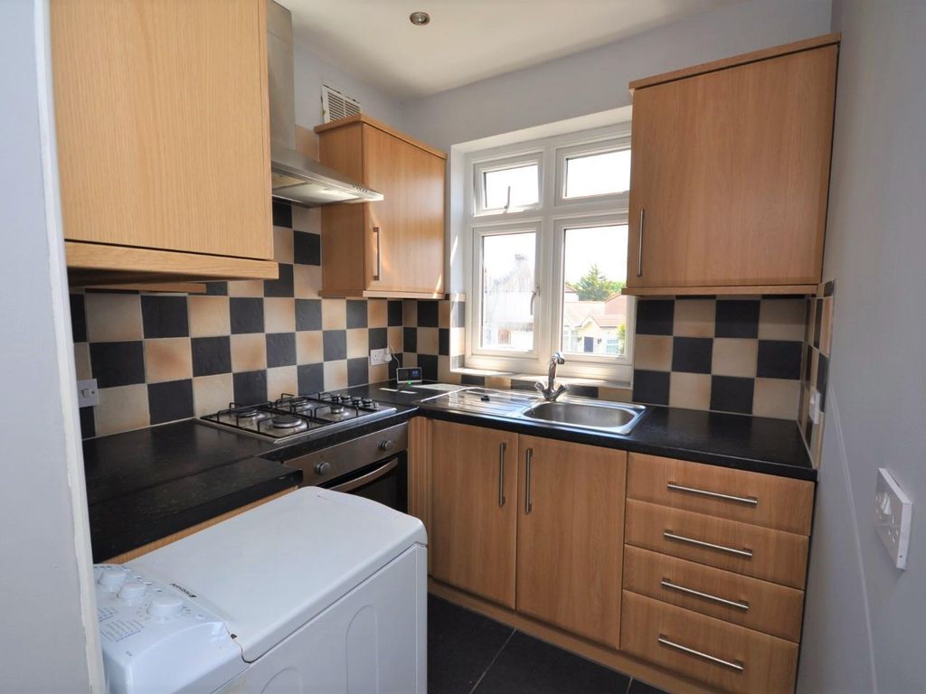 1 bed maisonette to rent in Devonshire Road, Hornchurch RM12, £1,150 pcm