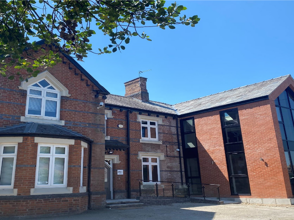 Office to let in Knutsford Road, Warrington WA4, £10,500 pa