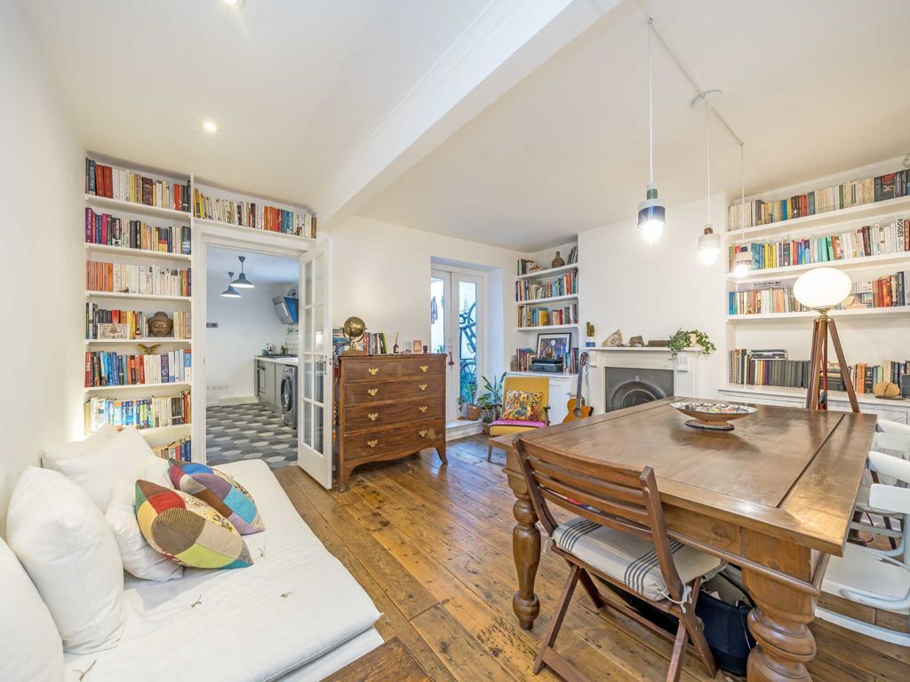 1 bed flat for sale in Driffield Road, London E3, £500,000