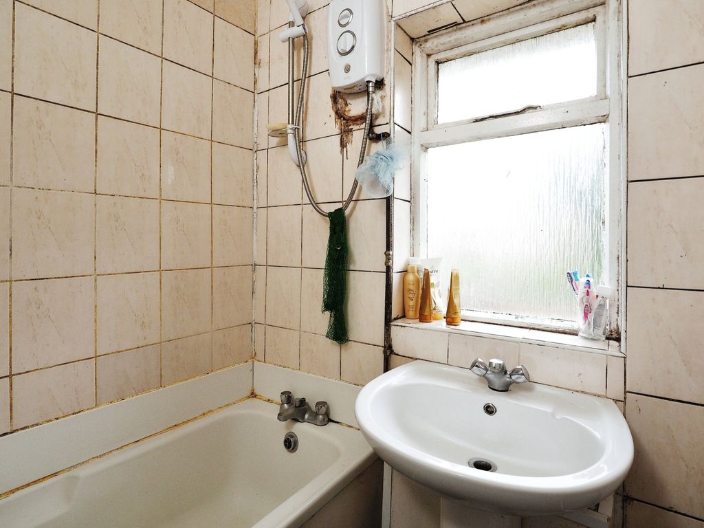 2 bed terraced house for sale in Bosley Square, Beeston, Nottingham, Nottinghamshire NG9, £110,000