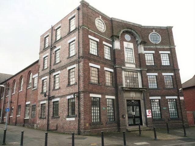 2 bed flat to rent in Chad Valley, High Street, Wellington, Telford TF1, £850 pcm