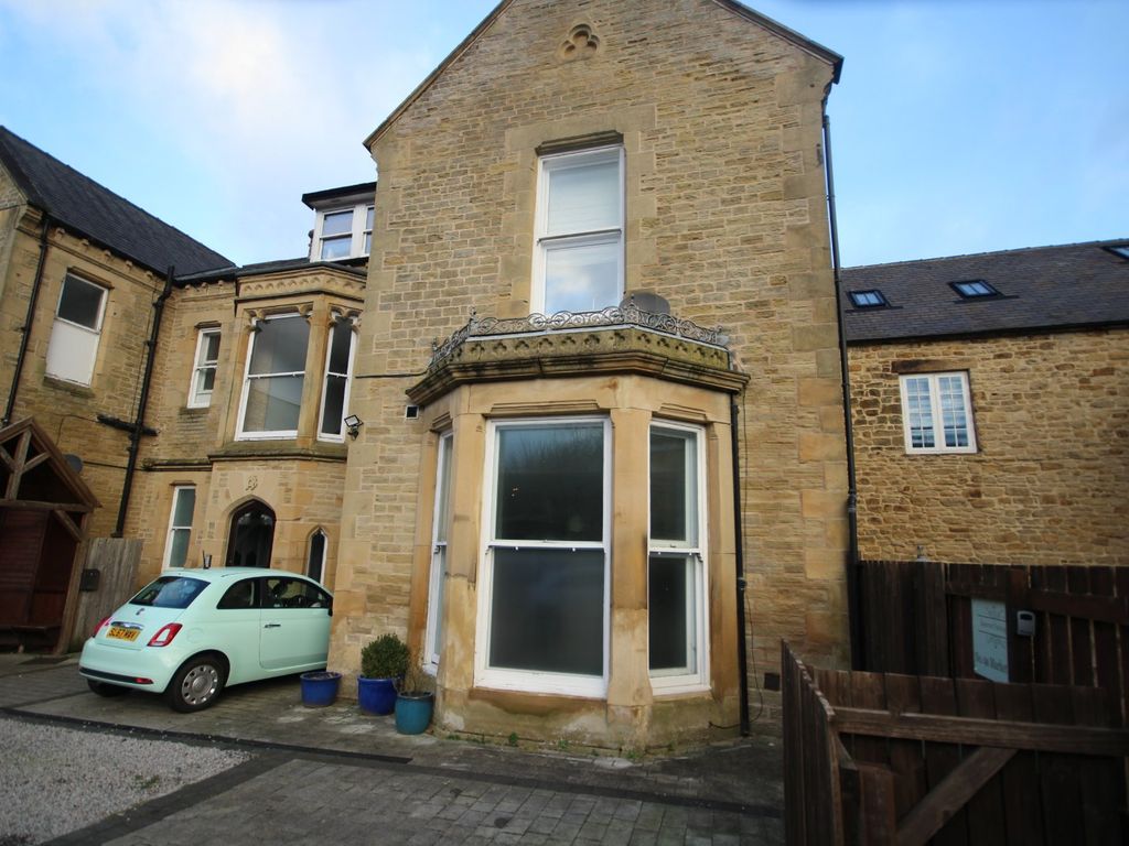 3 bed flat to rent in Market Place, Bishop Auckland, Durham DL14, £700 pcm