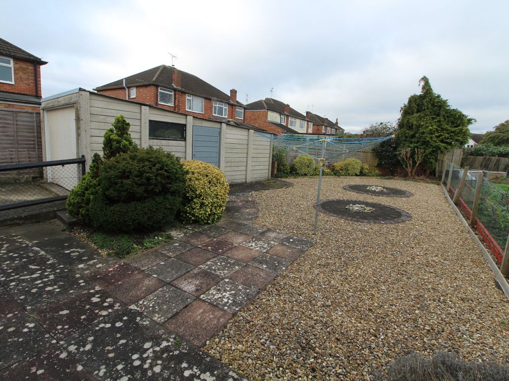 2 bed bungalow for sale in Ash Hill Road, Newport Pagnell MK16, £300,000