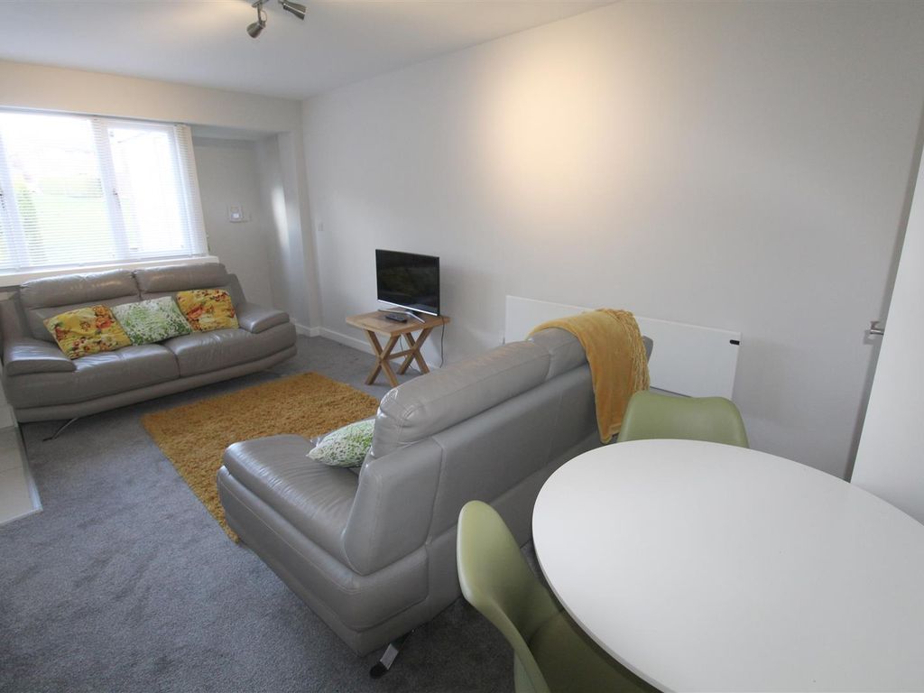1 bed flat to rent in Greenwalk, Blackrod, Bolton BL6, £650 pcm