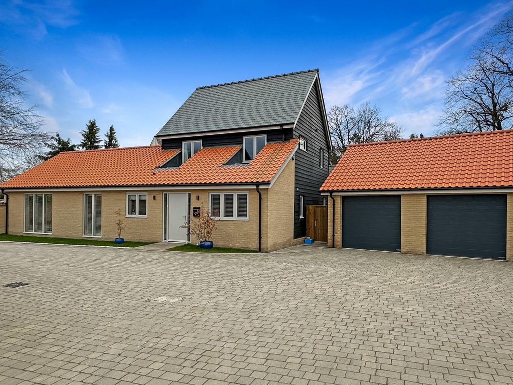3 bed detached house for sale in Snakes Lane, Harlton, Cambridge CB23, £725,000