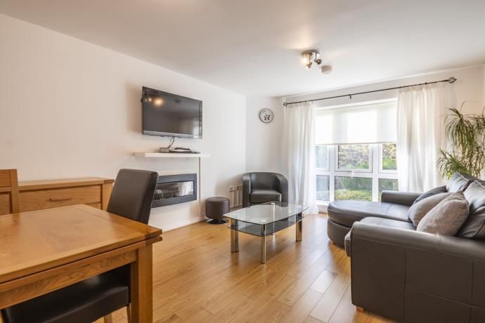 2 bed flat to rent in Greenpark, Edinburgh EH17, £1,200 pcm