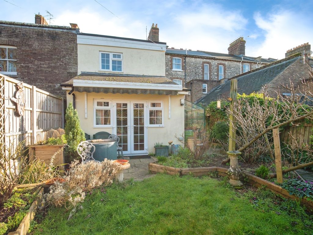 4 bed flat for sale in Cornwall Road, Dorchester DT1, £340,000