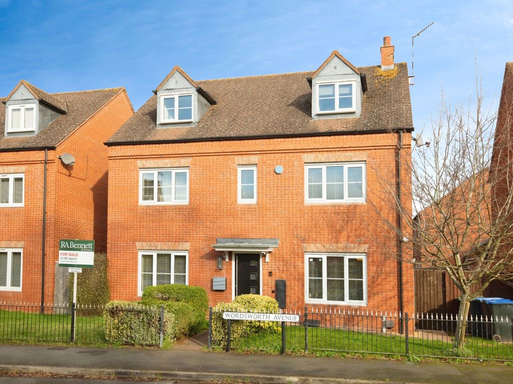 6 bed detached house for sale in Wordsworth Avenue, Stratford-Upon-Avon, Warwickshire CV37, £675,000
