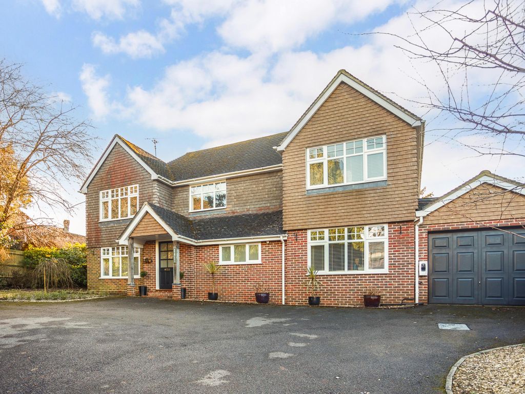 4 bed detached house for sale in Orchard Way, Warninglid RH17, £900,000