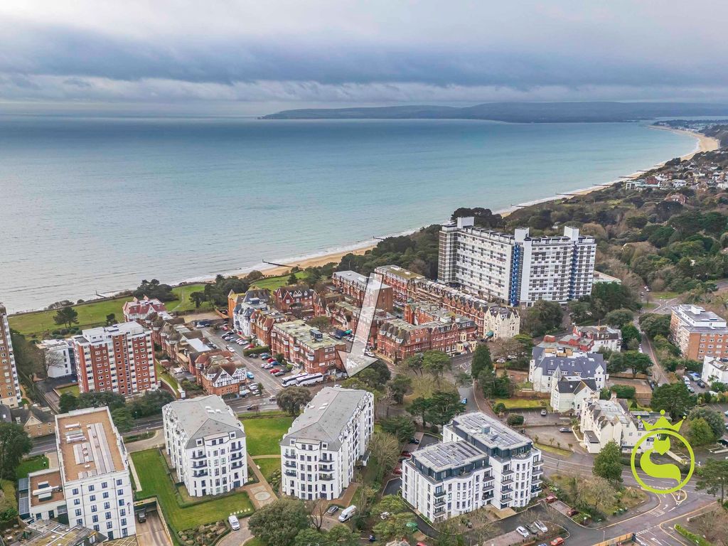 2 bed flat for sale in West Cliff Road, Bournemouth BH2, £475,000