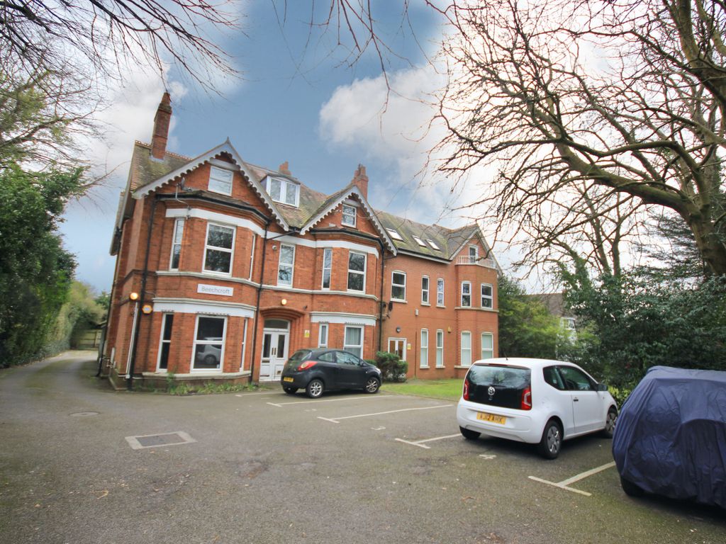 2 bed flat for sale in Wellington Road, Bournemouth BH8, £220,000
