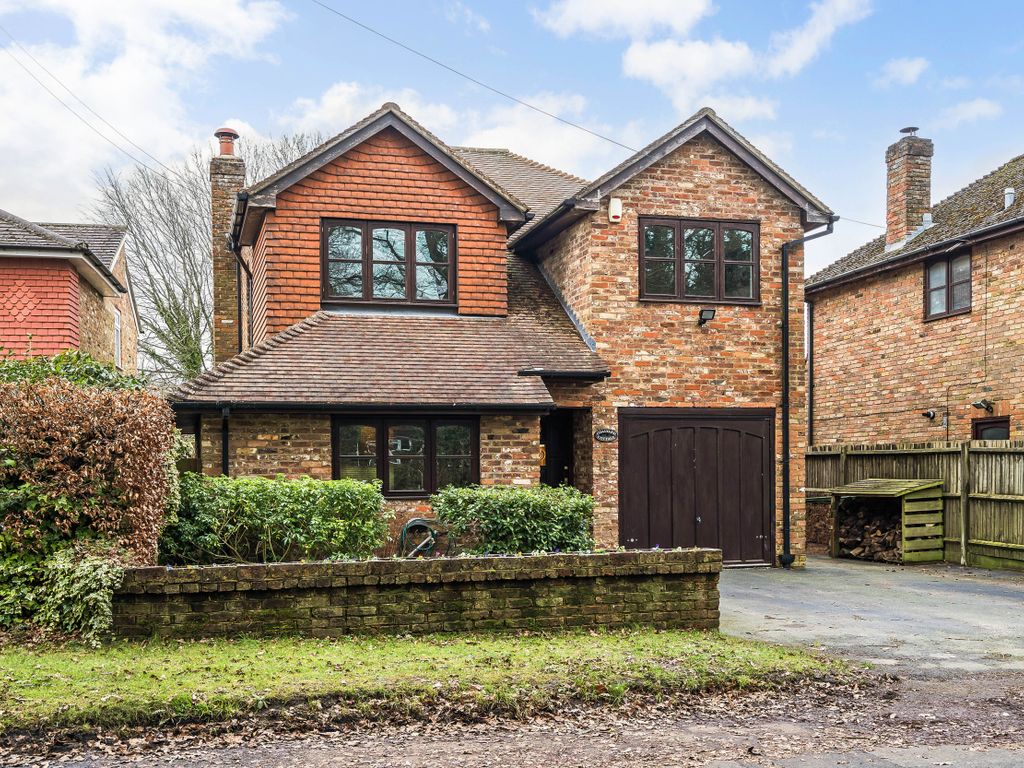 4 bed detached house for sale in Nairdwood Lane, Great Missenden HP16, £835,000