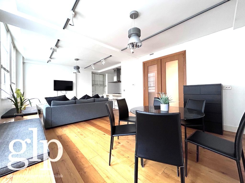 2 bed flat to rent in Great Titchfield Street, London W1W, £4,000 pcm