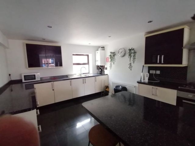 Room to rent in Room 2, 88 Carlton Road, Worksop S80, £433 pcm