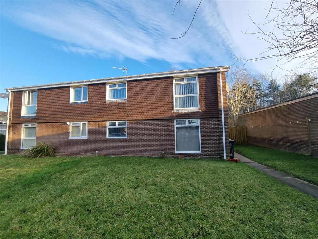 2 bed flat for sale in Wensley Close, Ouston, Chester Le Street DH2, £75,000