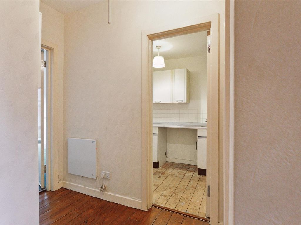 1 bed flat for sale in Dumbarton Road, Glasgow G11, £85,000