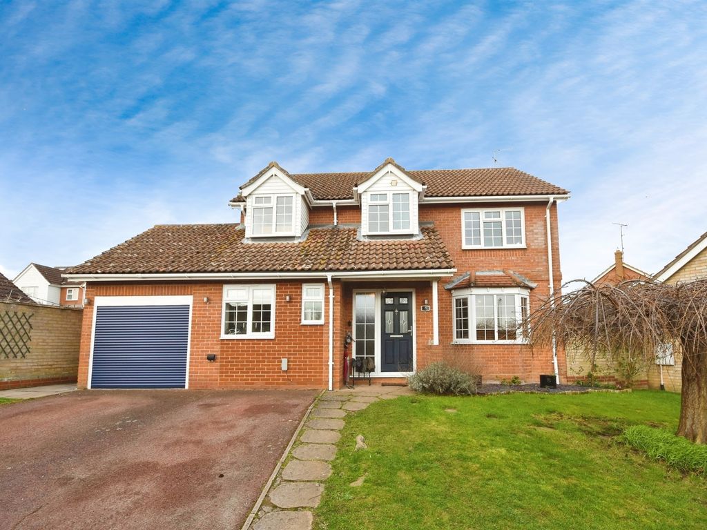 4 bed detached house for sale in Castle Meadow, Sible Hedingham, Halstead CO9, £500,000