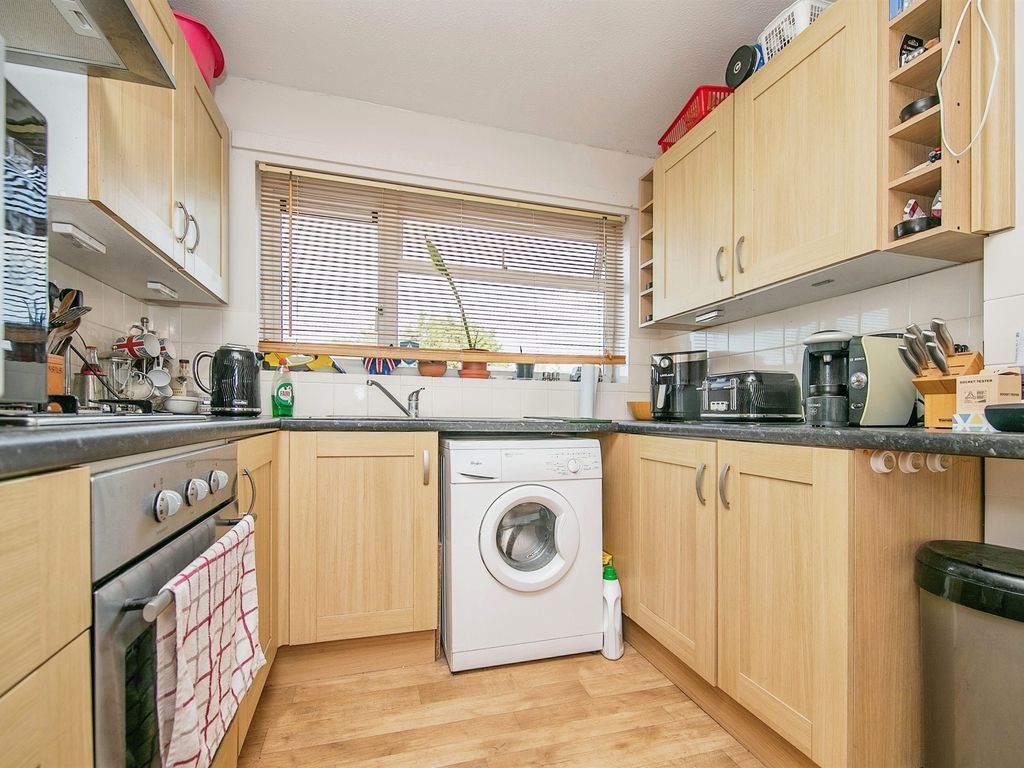 1 bed flat for sale in Hickory Avenue, Colchester CO4, £120,000