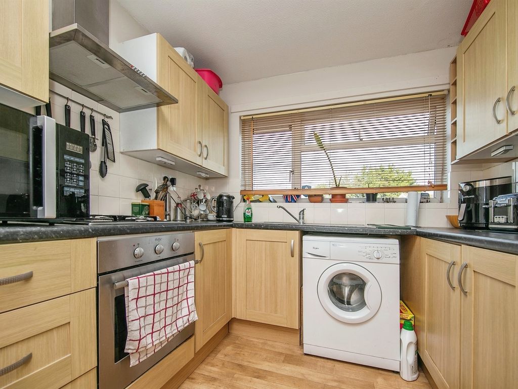 1 bed flat for sale in Hickory Avenue, Colchester CO4, £120,000